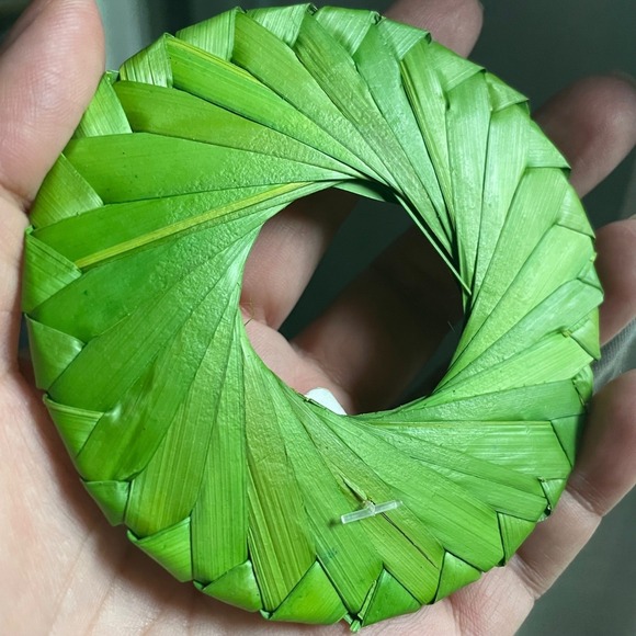 Crate & Barrel green‎ Napkin Rings Tropic Palm Natural lot 8 Handmade raffia NEW - Picture 4 of 5